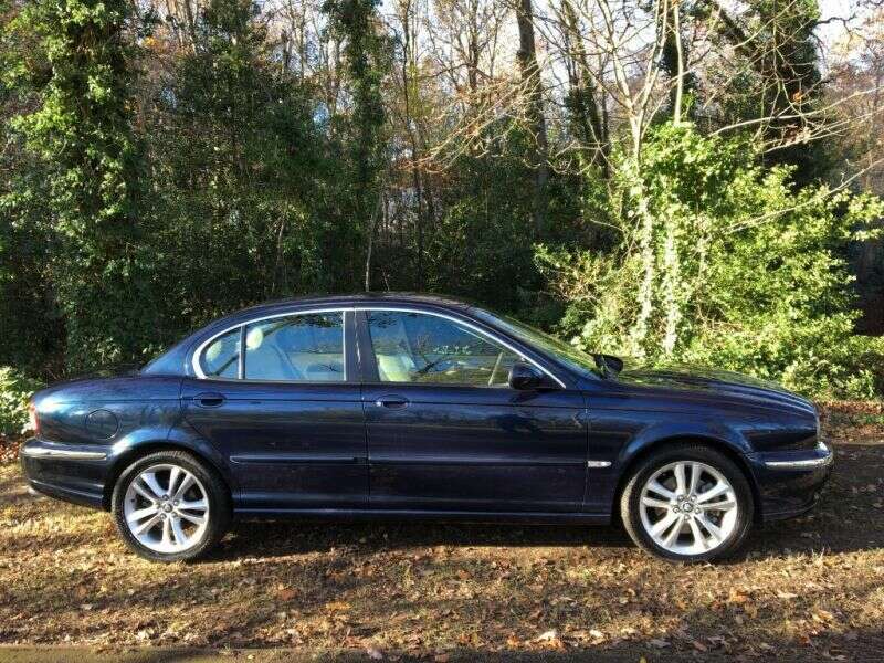 2007 Jaguar X-Type 2.5 V6 SE image 3