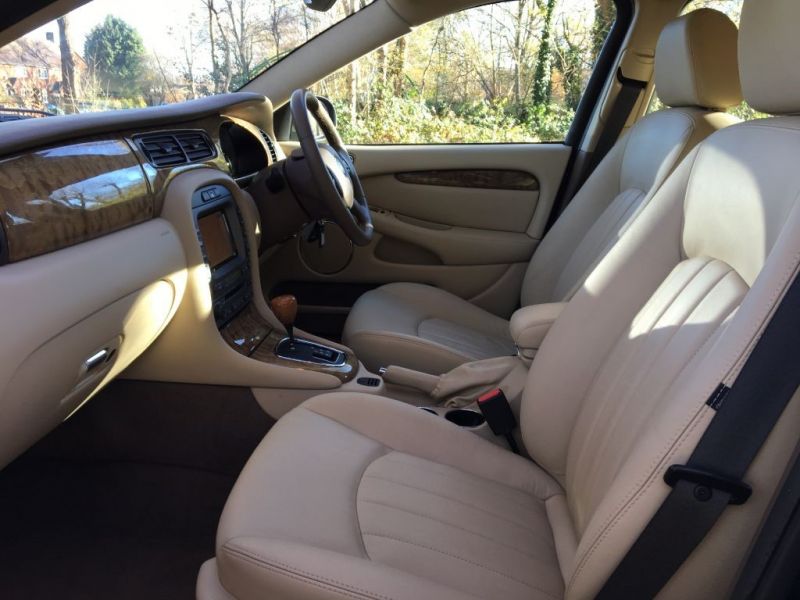 2007 Jaguar X-Type 2.5 V6 SE image 6