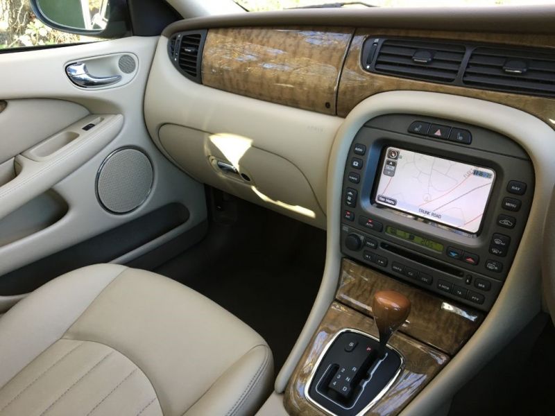 2007 Jaguar X-Type 2.5 V6 SE image 9