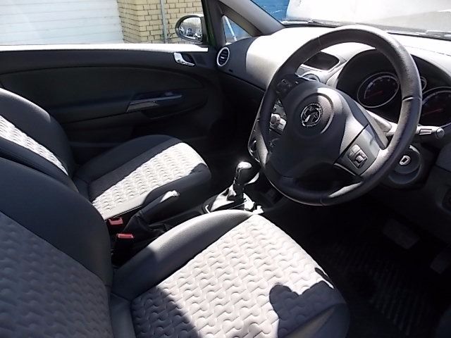 2012 Vauxhall Corsa 1.4 SE 3d image 8