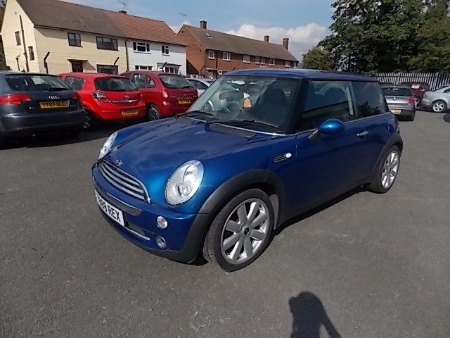 2005 MINI Hatch 1.6 Cooper 3d image 3