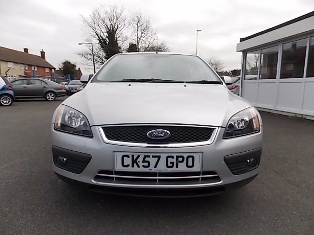 2007 Ford Focus 1.6 Zetec Climate 5d image 2