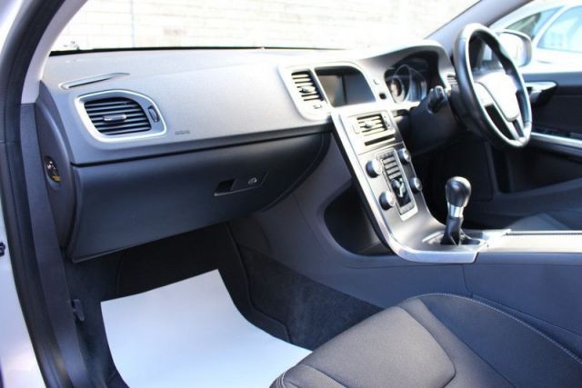 2013 Volvo V60 2.0 D3 5d image 9