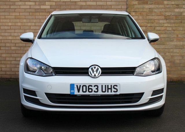 2013 Volkswagen Golf 1.6 S TDI 5d image 2