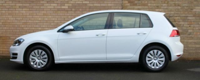 2013 Volkswagen Golf 1.6 S TDI 5d image 3