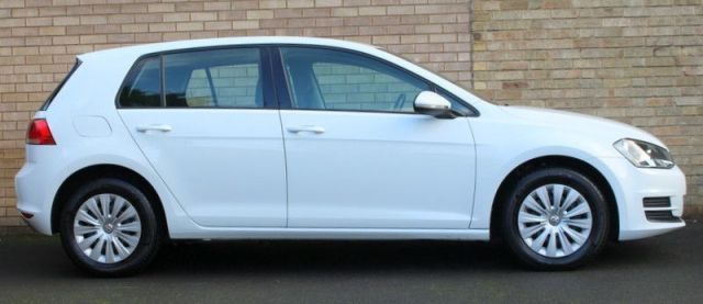 2013 Volkswagen Golf 1.6 S TDI 5d image 4