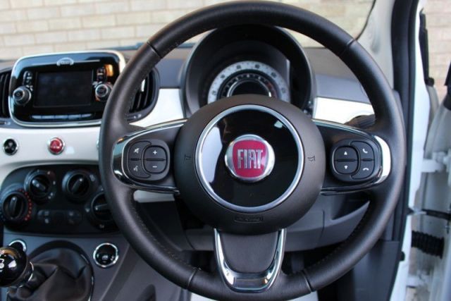 2016 Fiat 500 1.2 Lounge 3d image 9