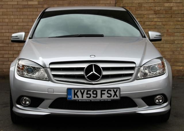 2009 Mercedes-Benz 2.1 C220 CDI Sport 4d image 2