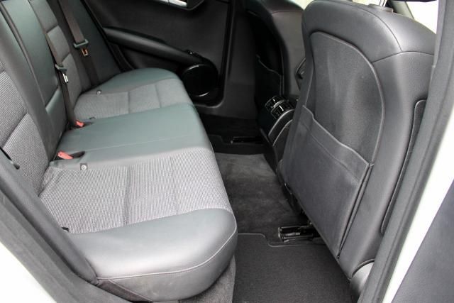 2009 Mercedes-Benz 2.1 C220 CDI Sport 4d image 9