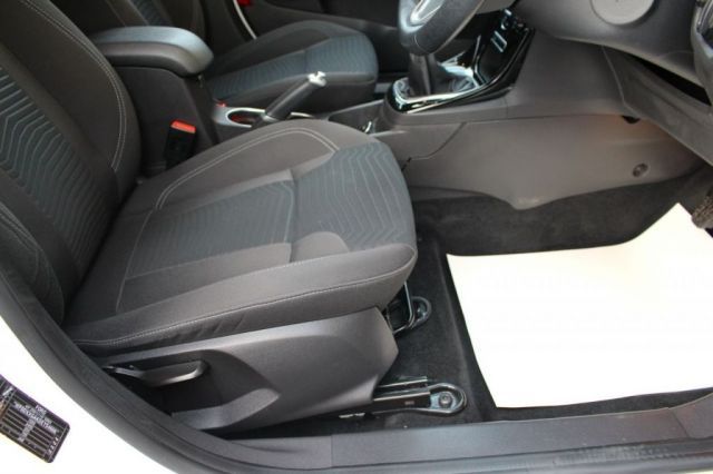 2014 Ford Fiesta 1.0 Titanium 5d image 7