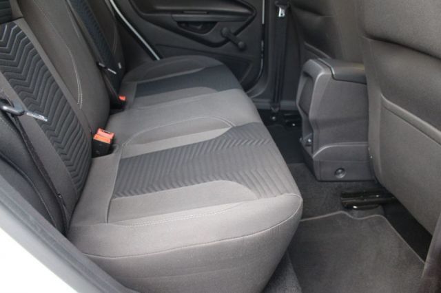 2014 Ford Fiesta 1.0 Titanium 5d image 10
