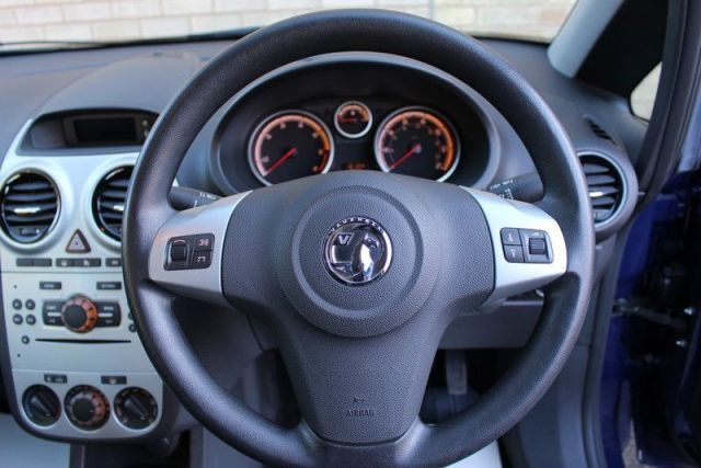 2012 Vauxhall Corsa 1.2 CDTI S/S 5d image 9