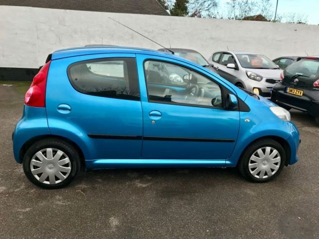 2007 Peugeot 107 1.0 Urban 5d image 4