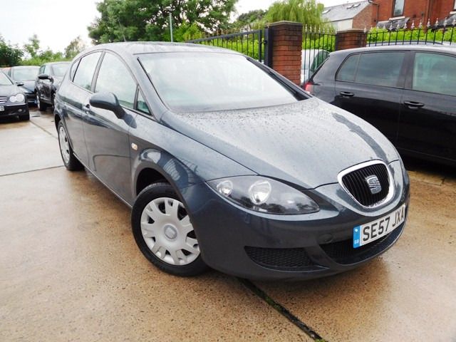 2008 Seat Leon 1.6 5d image 1