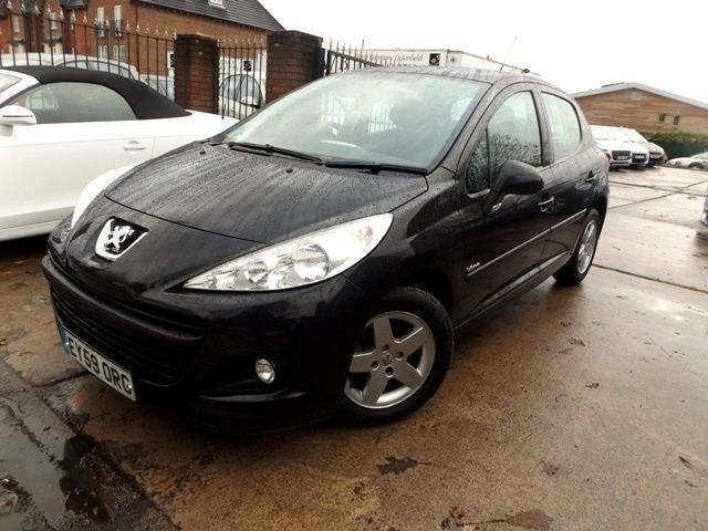 2009 Peugeot 207 1.4 Verve 5d image 2