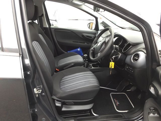 2011 Fiat Punto Evo 1.2 5d image 6