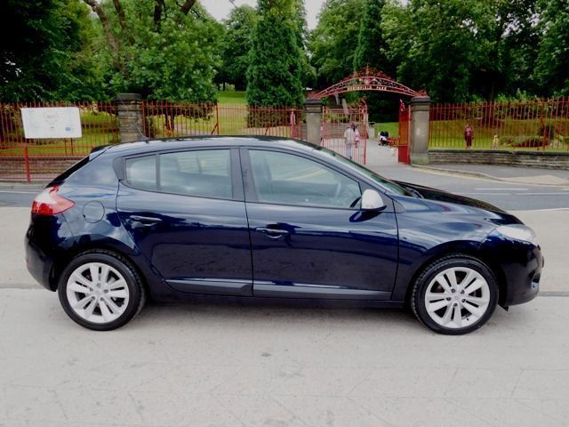 2009 Renault Megane 1.6 5d image 4