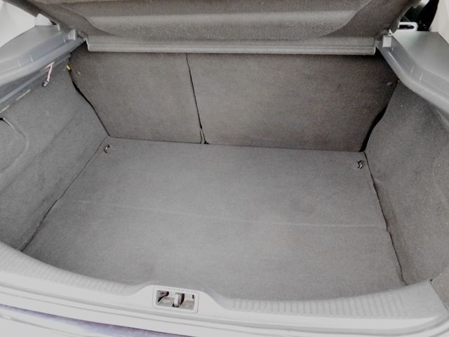 2009 Renault Megane 1.6 5d image 9