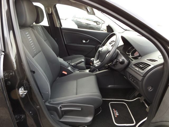 2009 Renault Megane 1.6 5d image 5