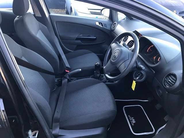2010 Vauxhall Corsa 1.2 CDTI 5d image 7