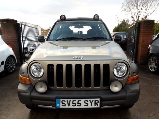 2005 Jeep Cherokee 2.8 Renegade CRD 5d image 2