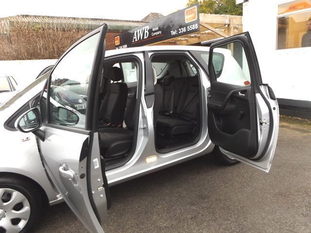 2011 Vauxhall Meriva 1.4 5d image 8