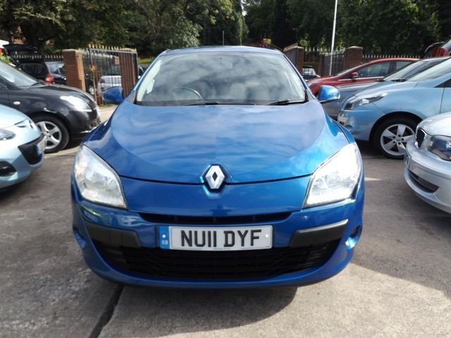 2011 Renault Megane 1.6 5d image 2