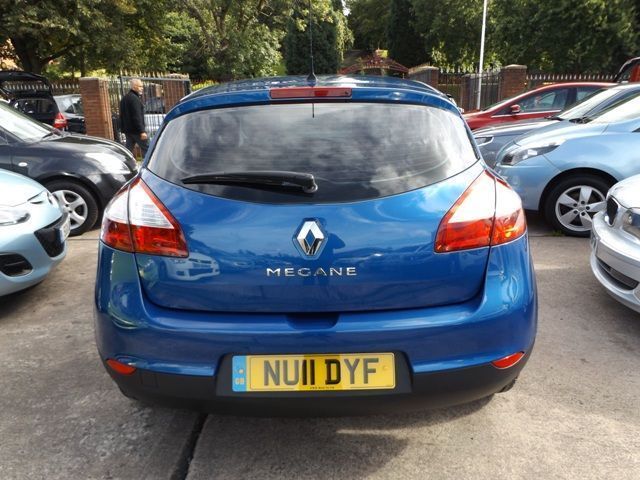 2011 Renault Megane 1.6 5d image 5