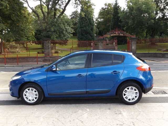 2011 Renault Megane 1.6 5d image 6
