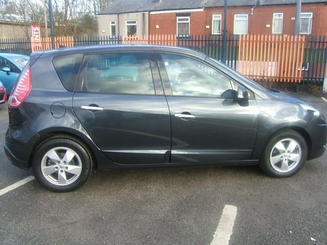 2011 Renault Scenic 1.5 dCi 5dr image 4