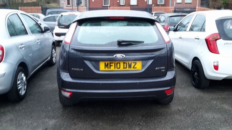 2010 Ford Focus 1.6 Zetec 5dr image 3