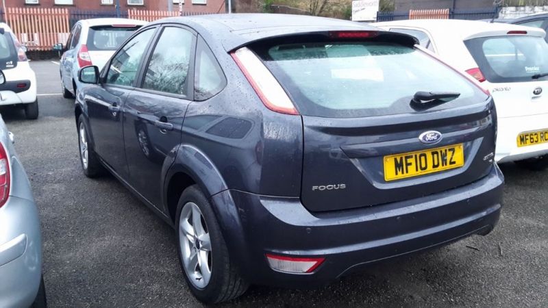2010 Ford Focus 1.6 Zetec 5dr image 4