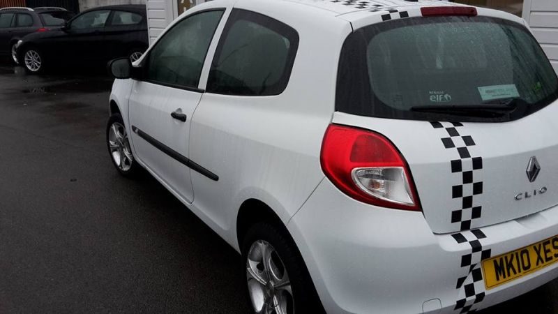 2010 Renault Clio Extreme 1.2 image 2
