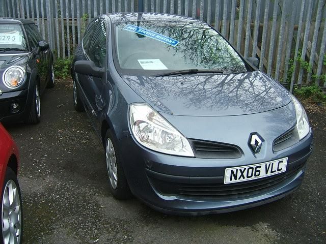 2006 Renault Clio 1.4 16v 3dr image 1