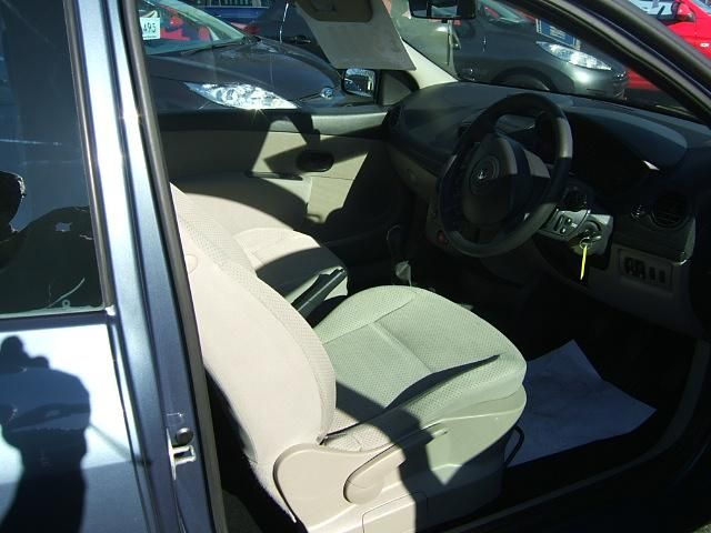 2006 Renault Clio 1.4 16v 3dr image 6