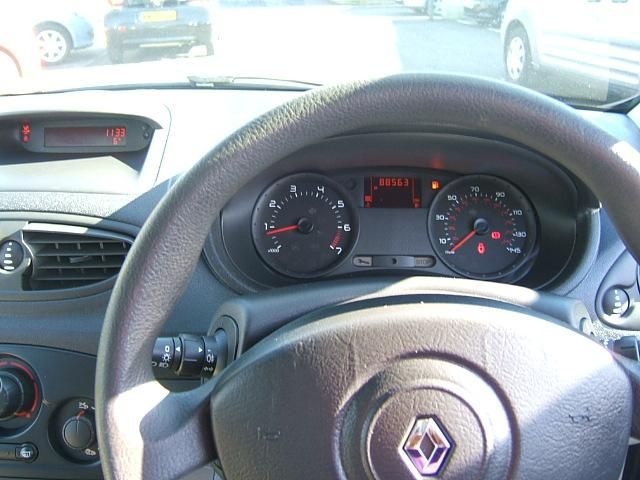 2006 Renault Clio 1.4 16v 3dr image 7