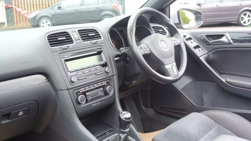 2010 Volkswagen Golf 1.6 TDI SE DSG 5dr image 9