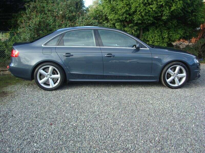 2010 Audi A4 2.0 TDI S LINE image 4