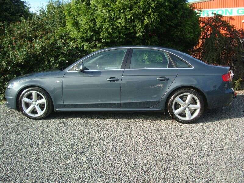 2010 Audi A4 2.0 TDI S LINE image 6