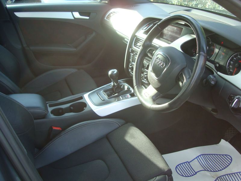 2010 Audi A4 2.0 TDI S LINE image 7
