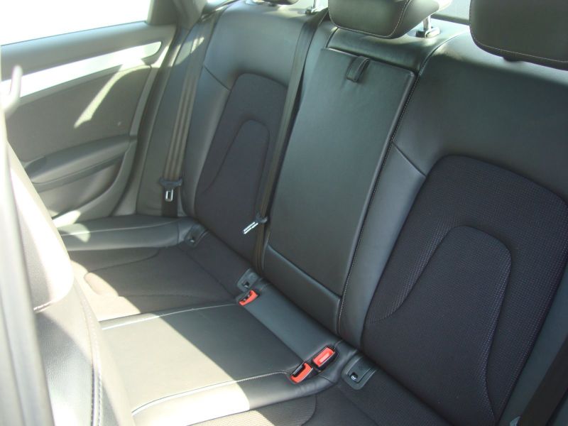 2010 Audi A4 2.0 TDI S LINE image 9