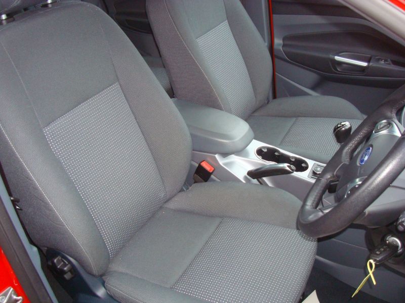 2014 Ford Grand C-Max 1.6 TDCI ZETEC image 8