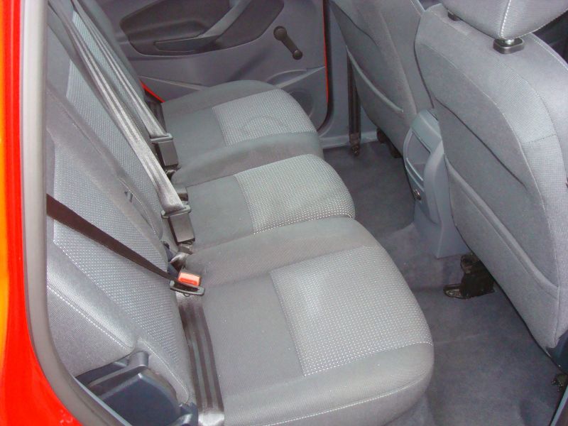 2014 Ford Grand C-Max 1.6 TDCI ZETEC image 9