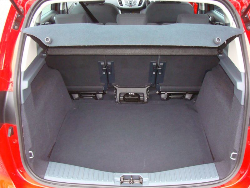 2014 Ford Grand C-Max 1.6 TDCI ZETEC image 10