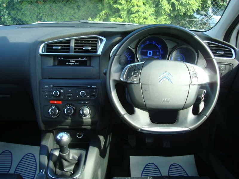 2015 Citroen C4 1.6 HDI 90 VTR+ image 10