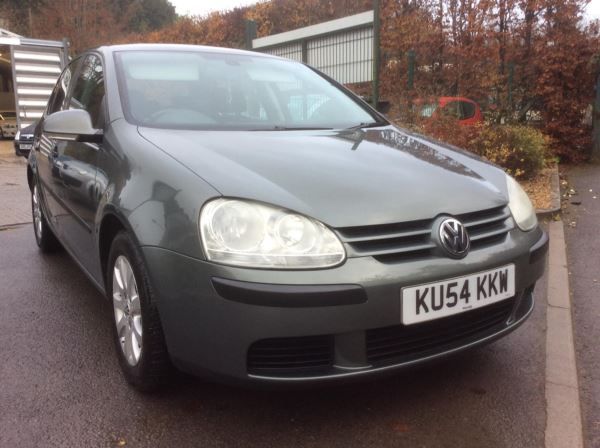 2004 Volkswagen Golf 1.6 SE FSI image 1