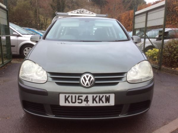 2004 Volkswagen Golf 1.6 SE FSI image 2