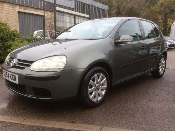 2004 Volkswagen Golf 1.6 SE FSI image 3