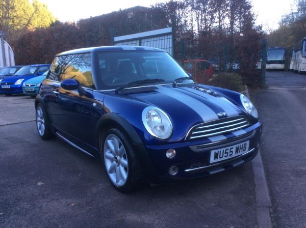 2005 MINI Hatchback 1.6 Cooper image 1