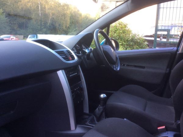 2009 Peugeot 207 1.6 HDi 90 Sport image 7